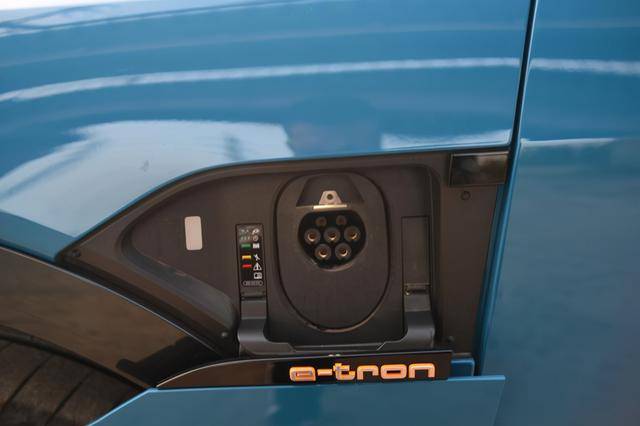 豪华c级纯电的新纪元,奥迪e-tron进口版深度试驾体验