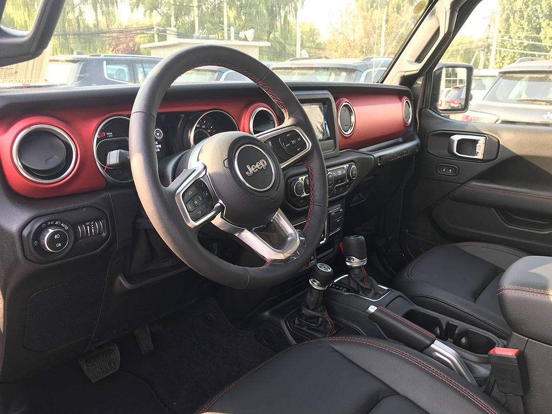 2020款jeep牧马人罗宾汉两门版陨石灰到店实拍!