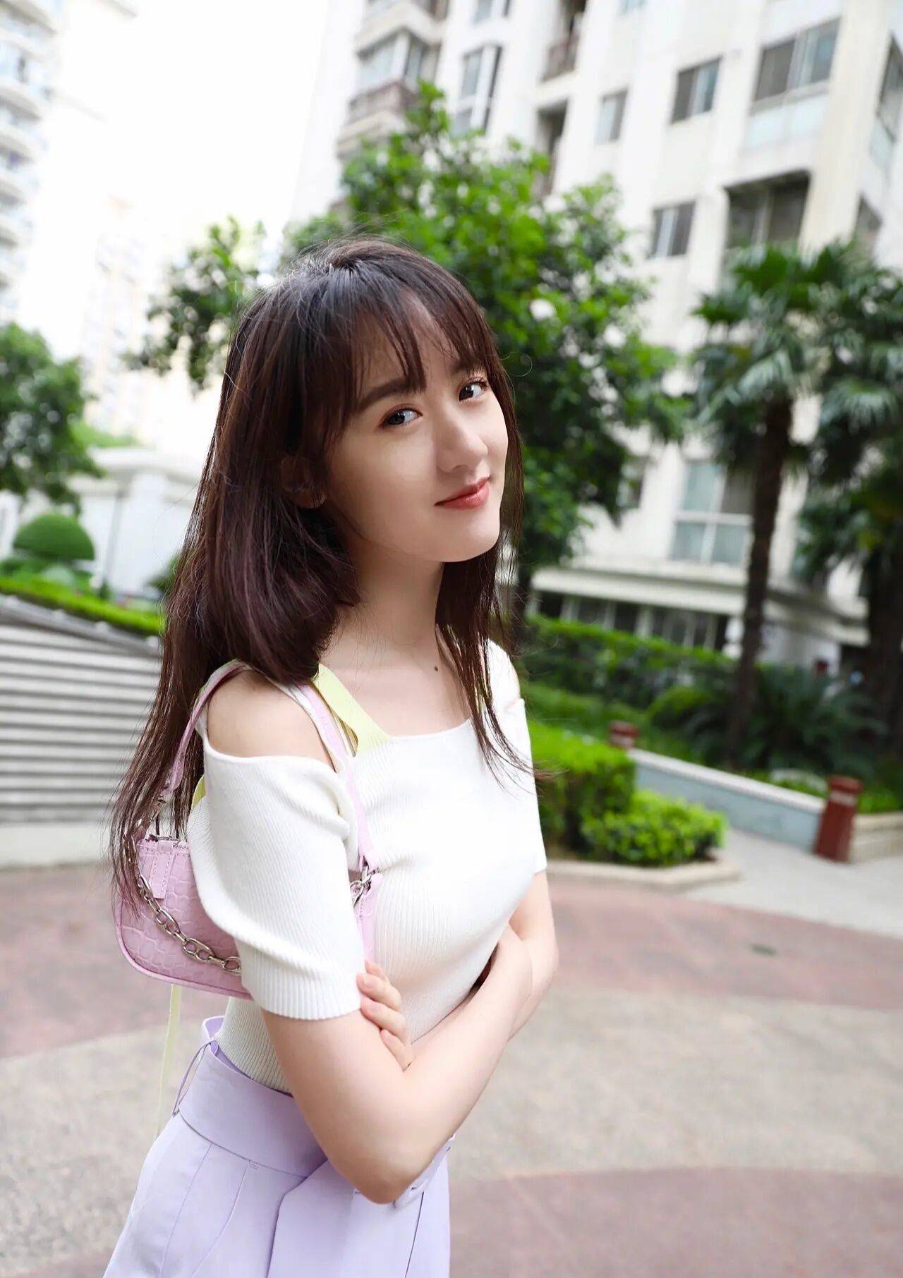 小花旦袁冰妍写真合集:清新甜美,靓丽可人!