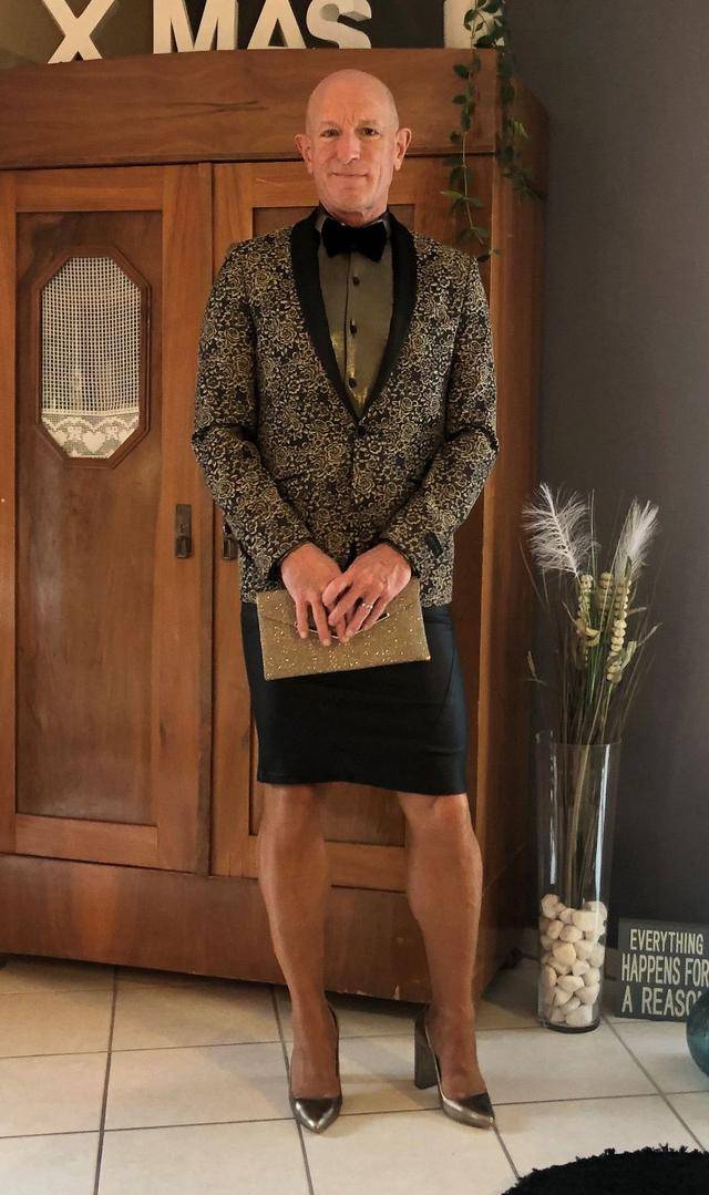 德国大叔每天穿裙子高跟鞋,只为证明衣服没有性别