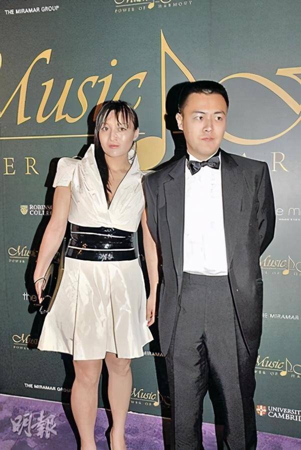 2段婚姻7个孩子,刘銮雄把长子股份给甘比,为何缺席刘秀盈成人礼?