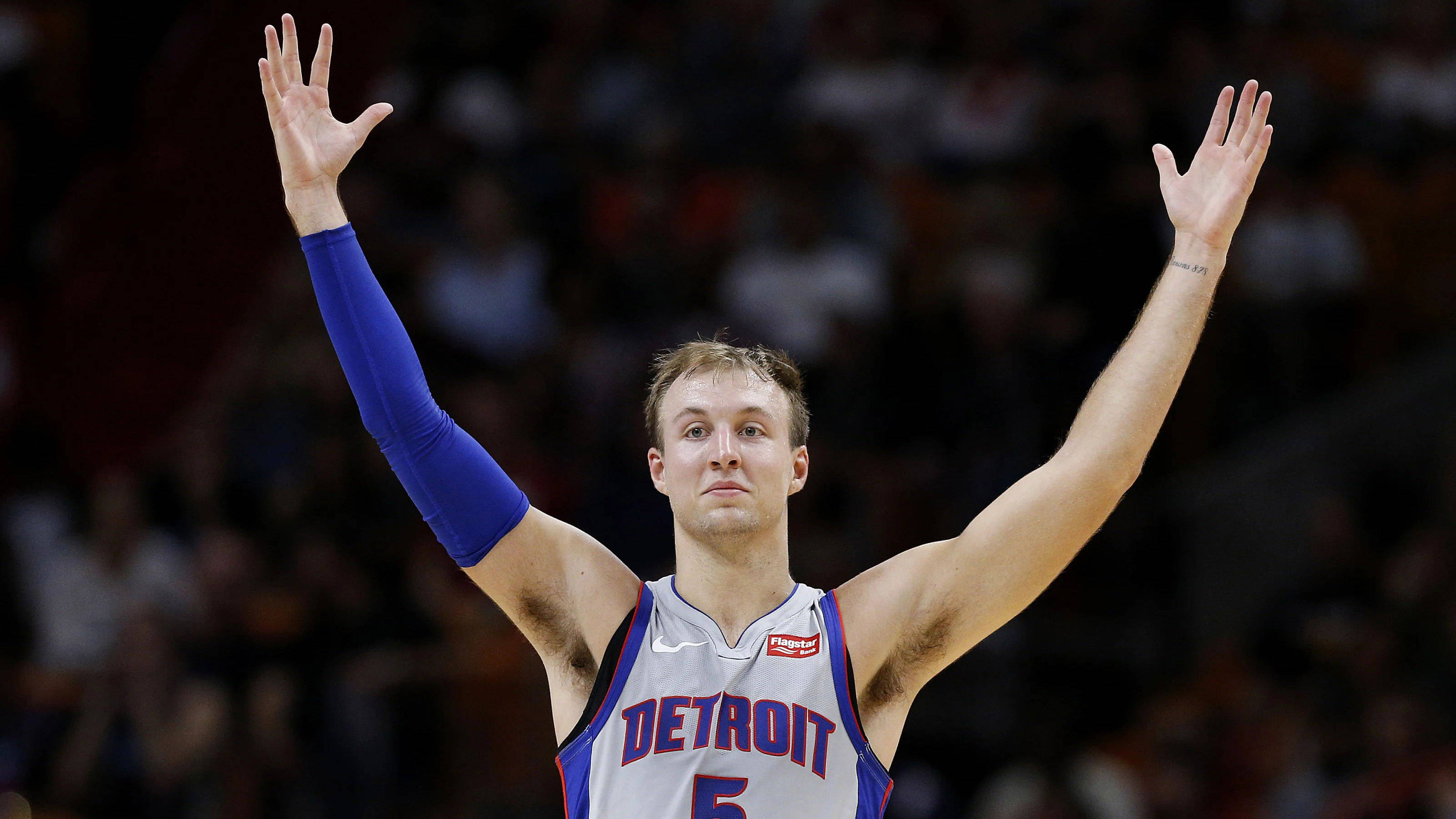 美媒建议湖人追活塞24岁锋卫,2人 首轮成筹码,一实力太搭詹眉_肯纳德