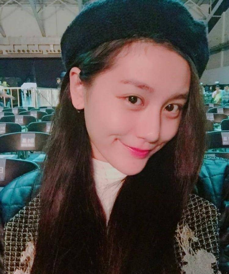 还记得黑涩会美眉里的小蛮吗她男友竟然是他