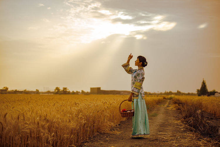 人像摄影组图:金色的麦浪