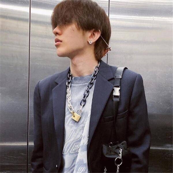 男明星戴的项链肖战的可爱王一博的个性看到蔡徐坤沉不沉