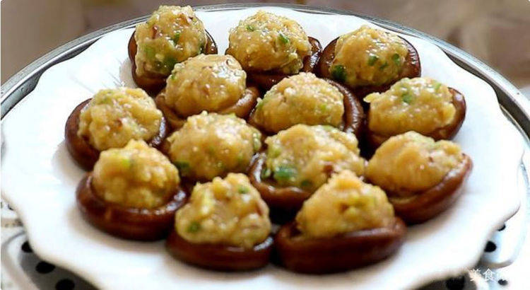 香菇新吃法,不炒不炸,鲜香美味,上桌就扫光_丸子