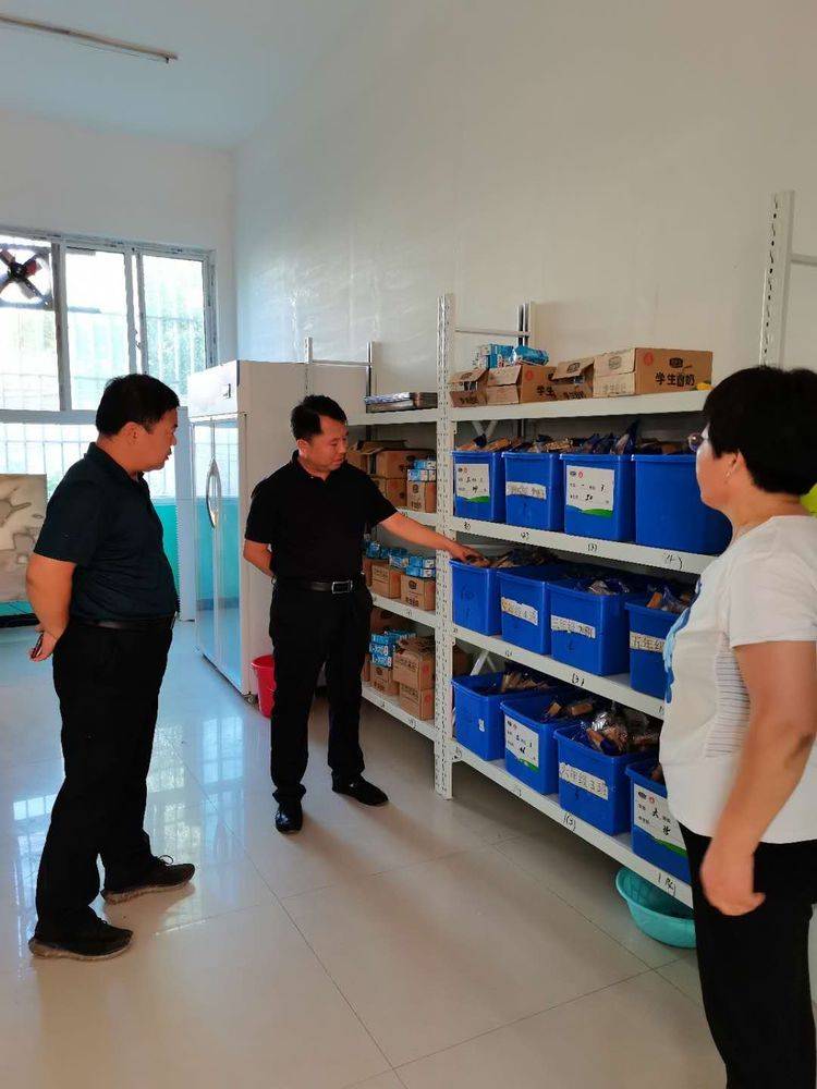 广平县教育局局长陈文学到南阳堡中心小学检查指导秋季开学工作