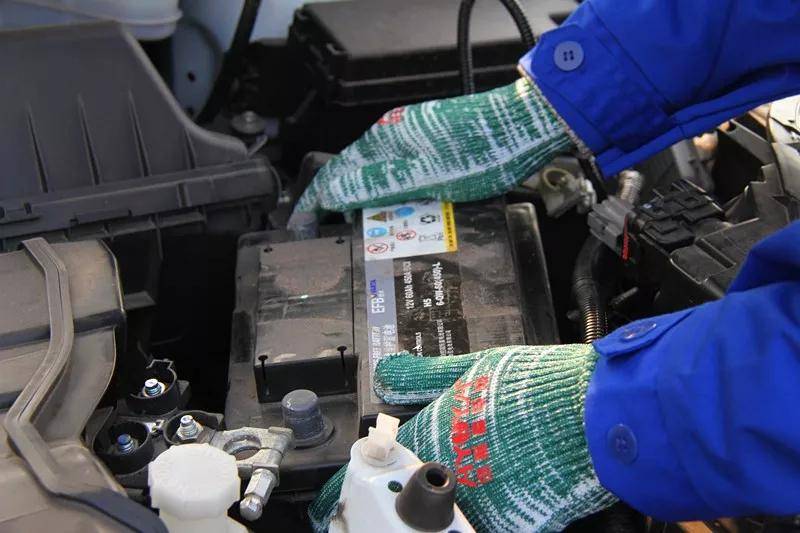 知识分享丨专业蓄电池安装流程真人演绎包教包会