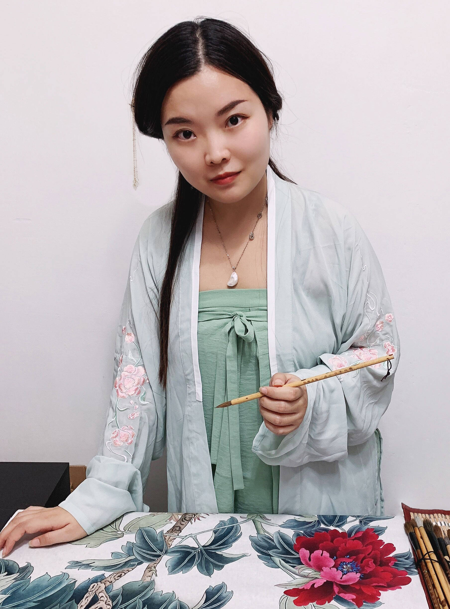 天津画家王佳丽花鸟动物画赏析