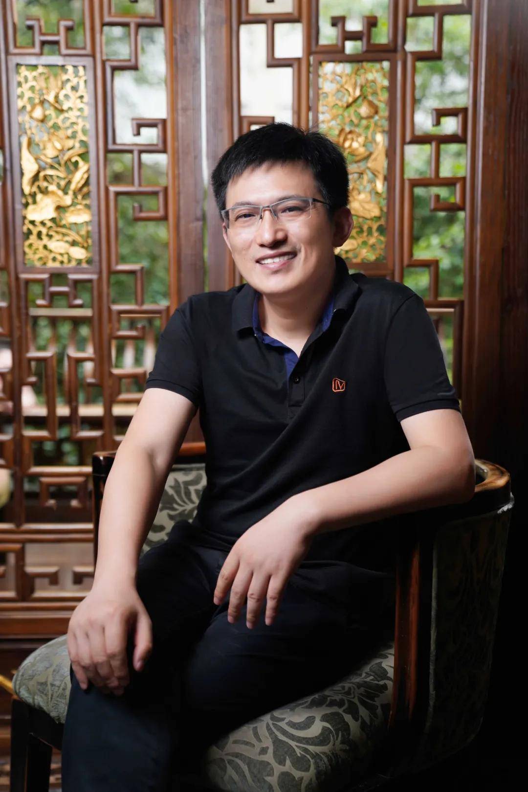 蔡懷軍：永遠(yuǎn)不要站在岸邊看別人抓魚