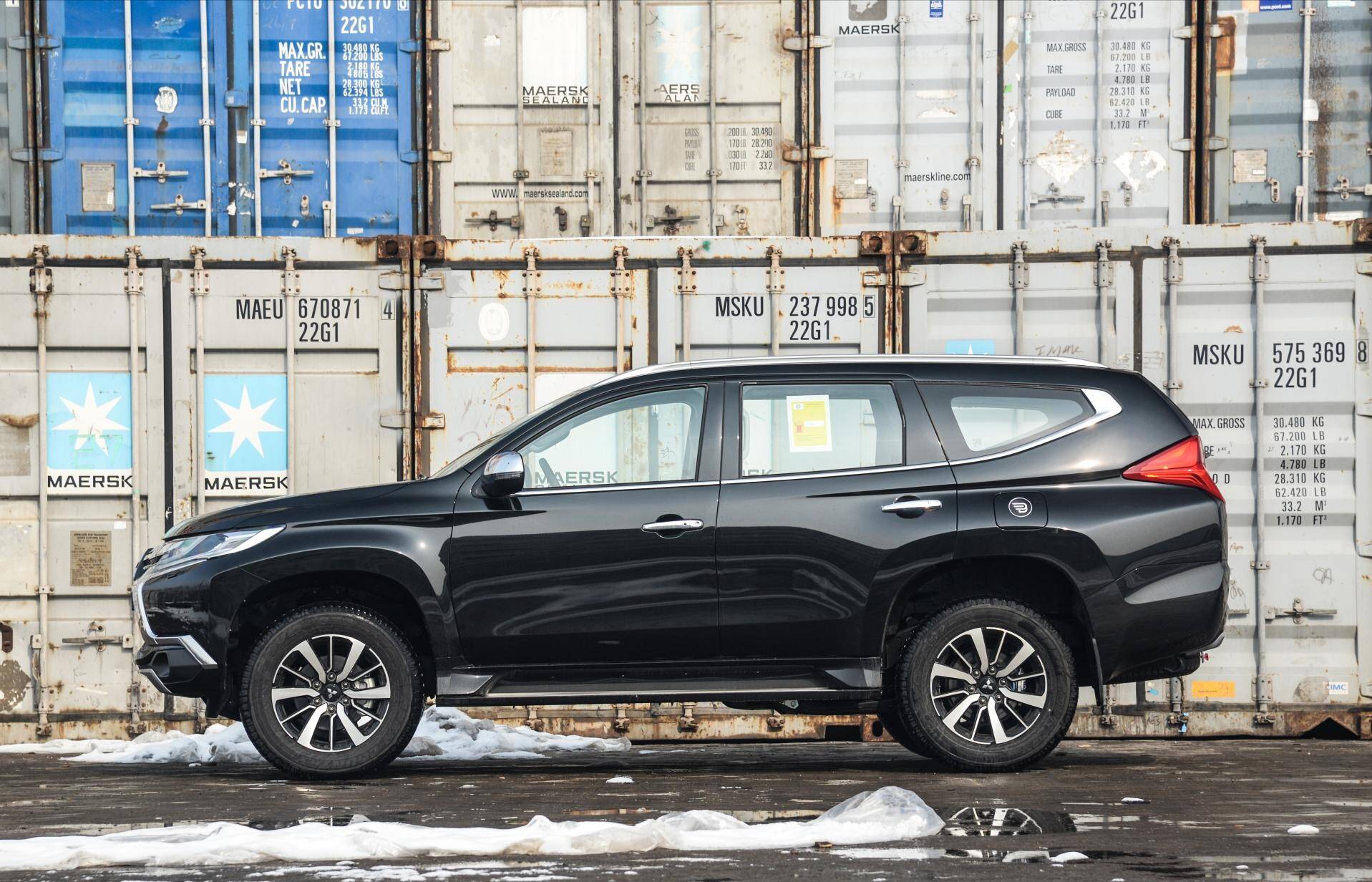 2020款帕杰罗劲畅落地30万30动力四驱空间比汉兰达宽裕