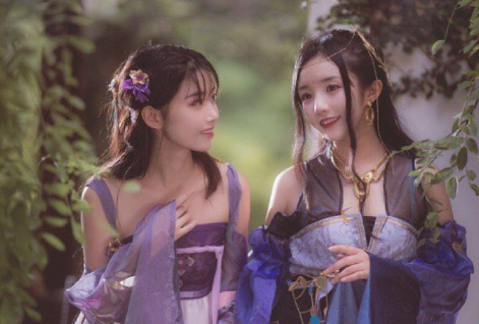 其中最受《逆水寒》玩家称赞的无疑是半藏森林那套奶妈职业素问的cos