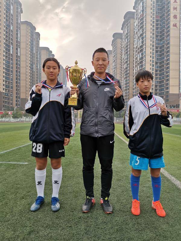 快讯娄底二中刚获湖南省青少年校园足球联赛第三名