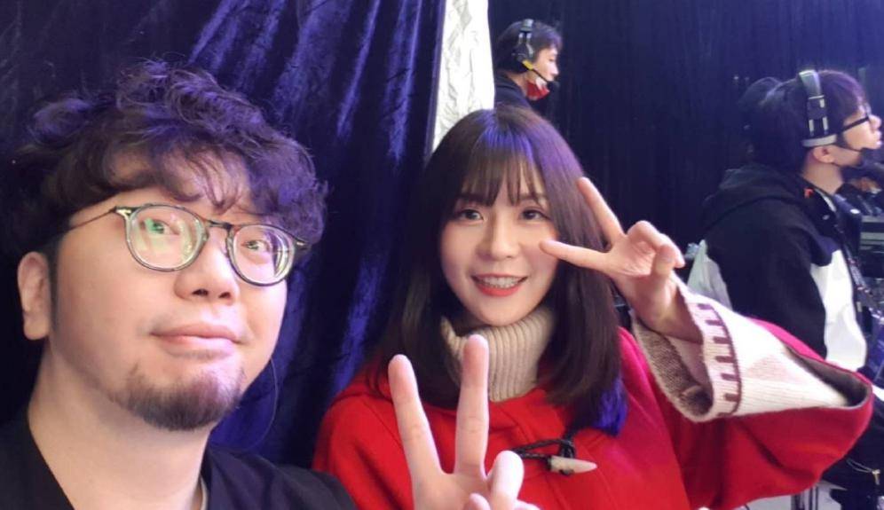 这就是初恋女友的感觉?lpl最美女解说诞生,抿嘴太可爱了