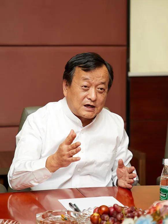 在签约仪式上,梅彬表示,顺联家居汇地处粤港澳大湾区之核心要地,蕴含