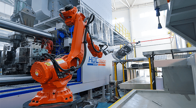 配套铝合金定量炉,高真空设备,全套模温检测及控制系统,机器人周边