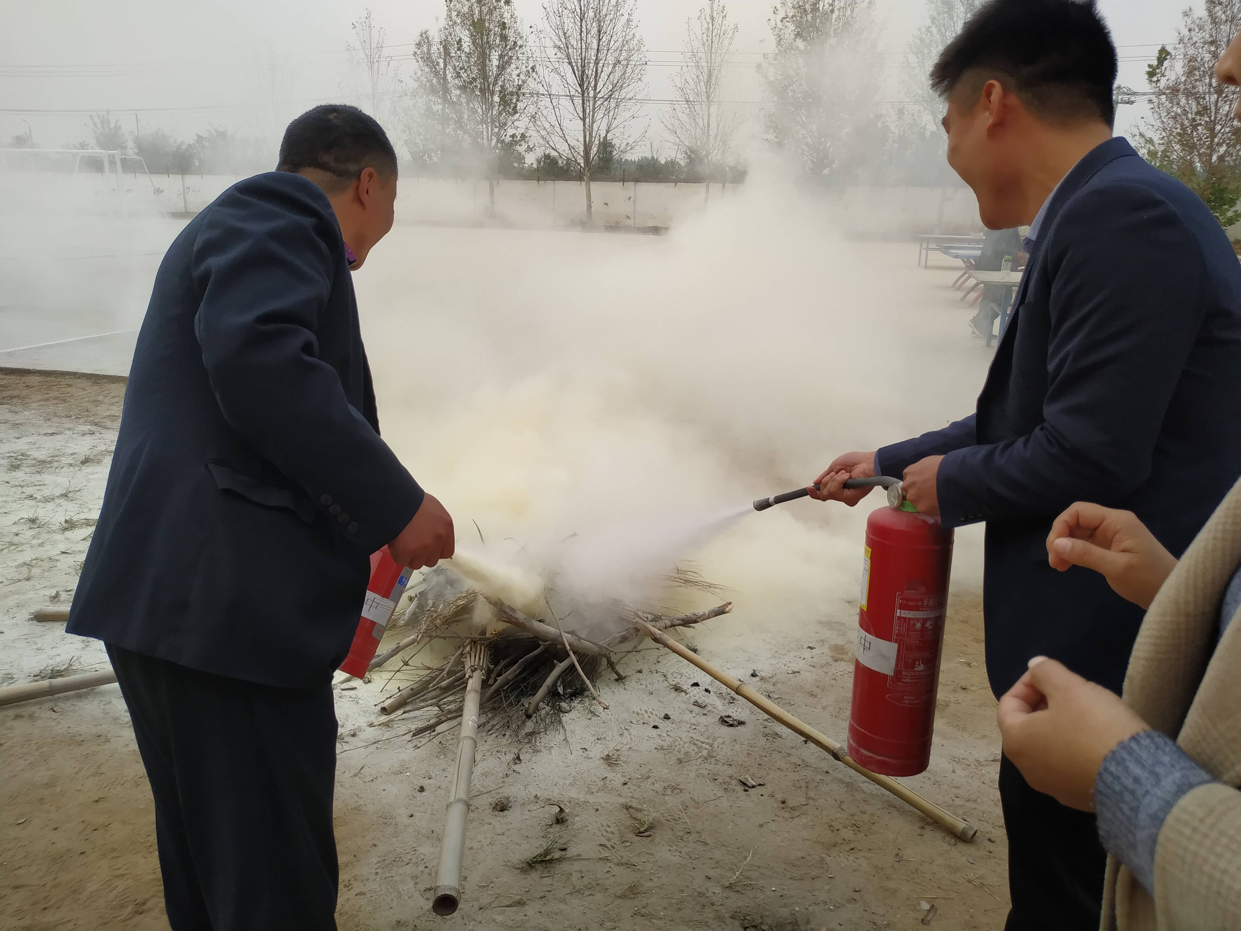 珍愛生命,關注消防——莊頭鎮第三初級中學開展消防安全演練活動