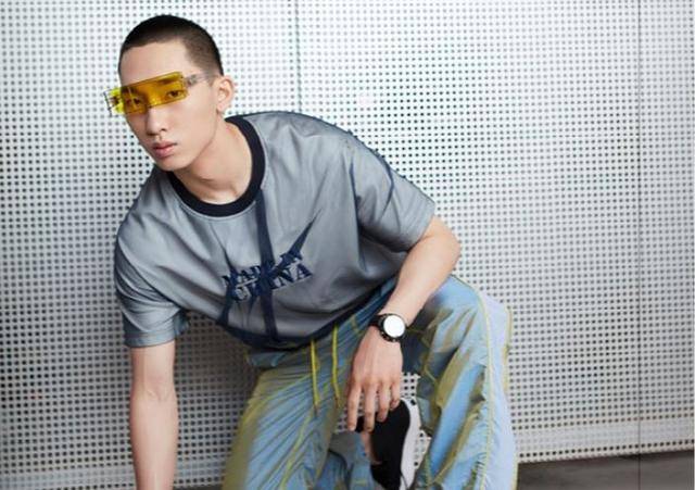 原创张豆豆男友来头不小纽约大学毕业19岁创业是十佳模特