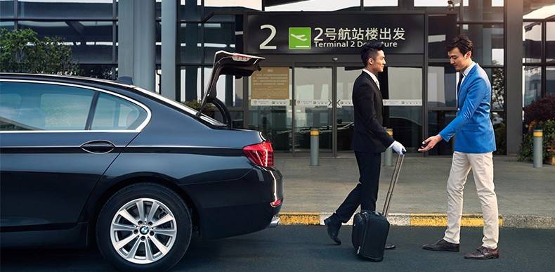 易8出行:高端商务出行,为何选择租赁服务?