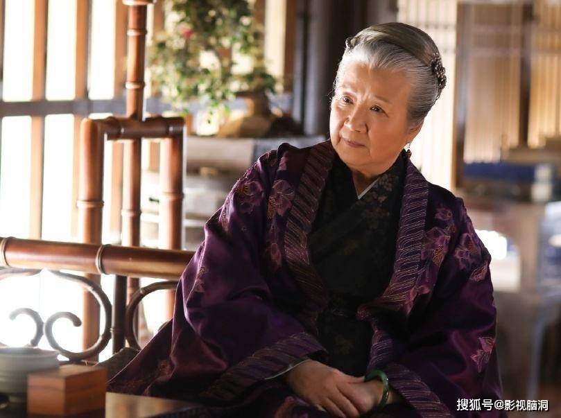 盛家祖母十分长寿,直到长柏都老了,家里五世同堂才离世,老太太晚年