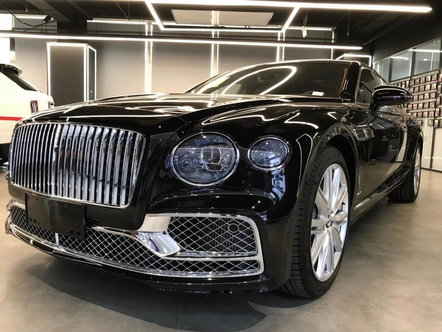 2020款宾利飞驰富豪最爱时尚性能集于一身