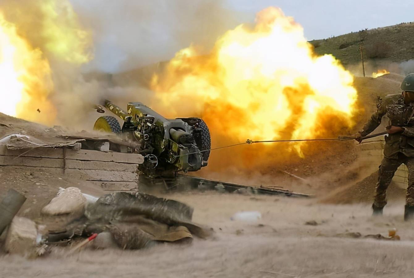 阿塞拜疆逼近战略重镇俄军遭炮击多名亚美尼亚高级军官阵亡