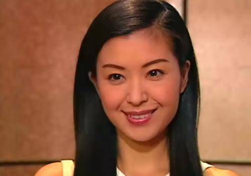 而直到伍咏薇30岁的时候,伍咏薇才认识了自己的第二任老公,练海棠.