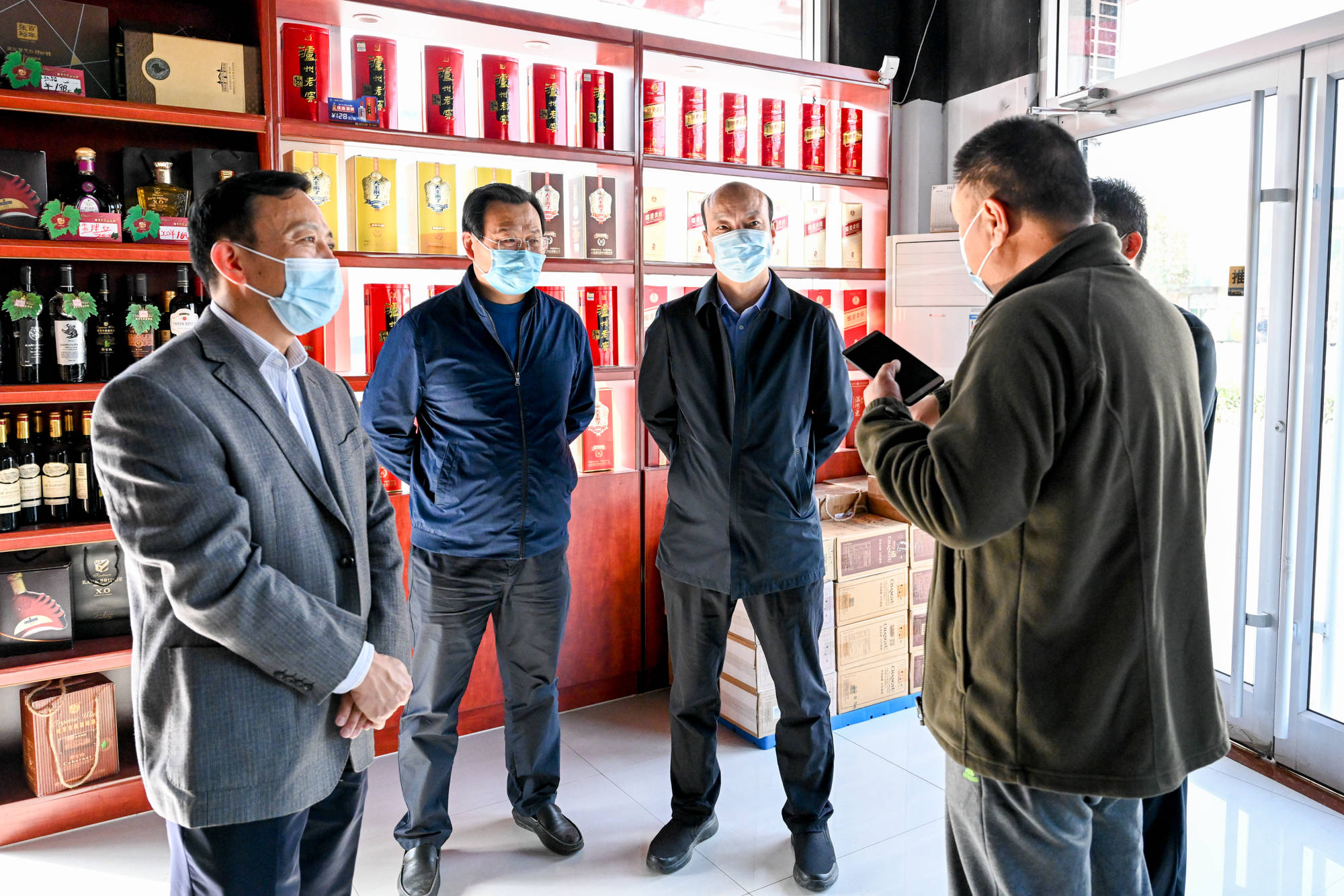 临沂市食安办主任,市市场监管局局长黄杰督查省级食品安全市创建工作