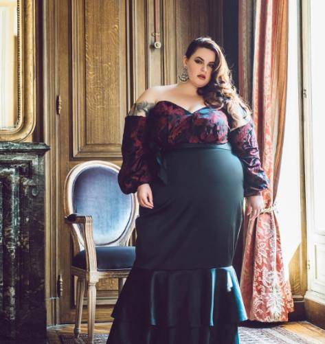 用300斤体重承包了所有胖妞的美许多富豪对她展开追求