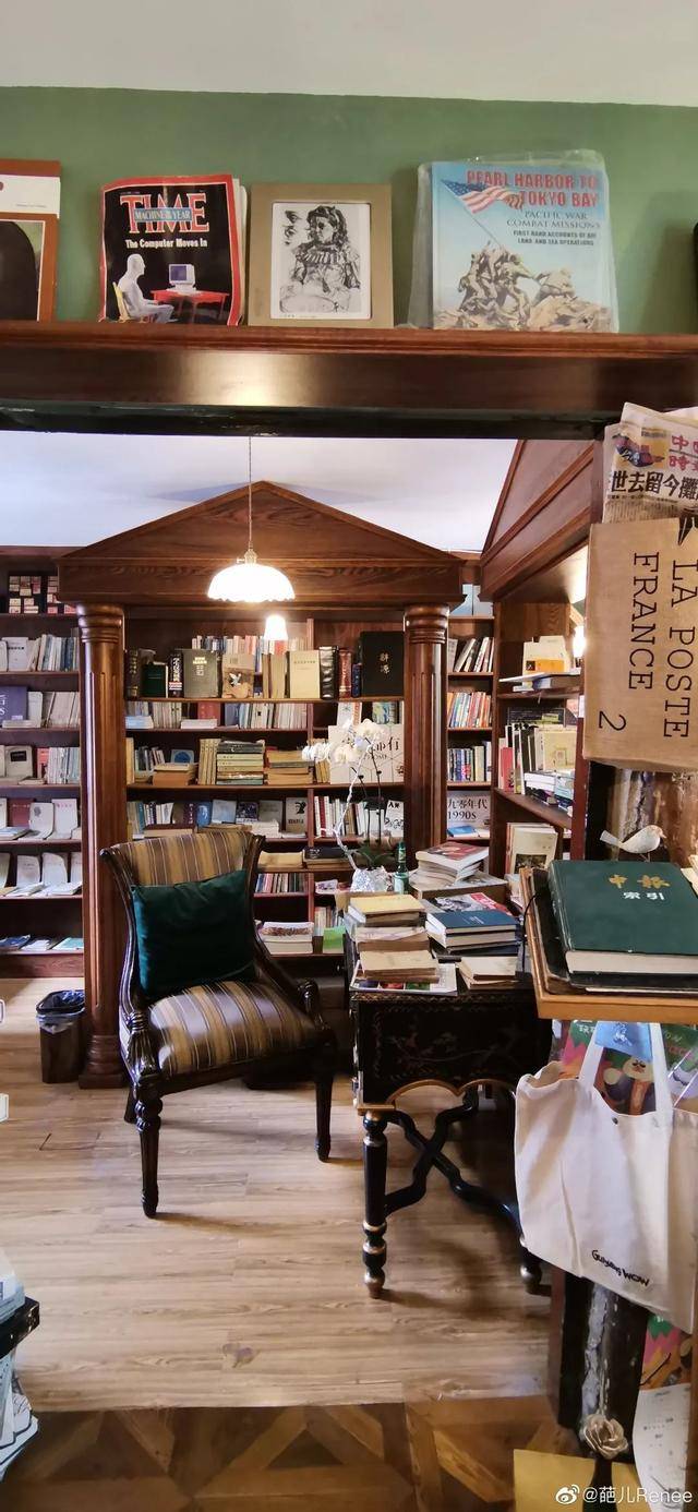 三克岛图书馆sanctum 藏在闹市的复古二手旧书店 贵阳市云岩区忠烈路