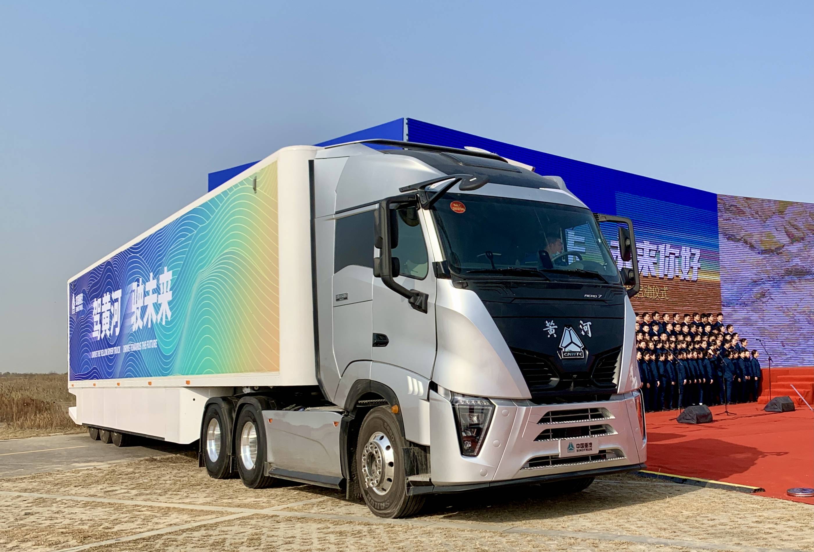 中国重汽10月重卡再销3万辆 同比又翻番!_搜狐汽车_搜狐网