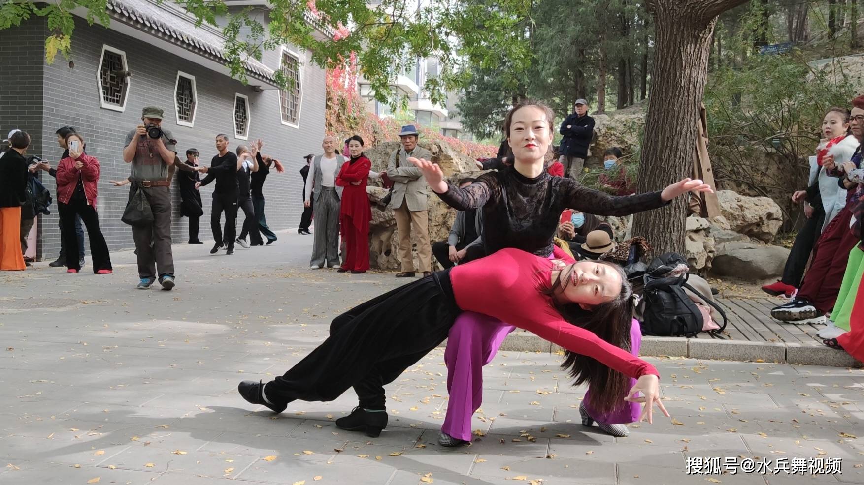 吉特巴双人对跳,音乐动感,文静老师男步霸气十足