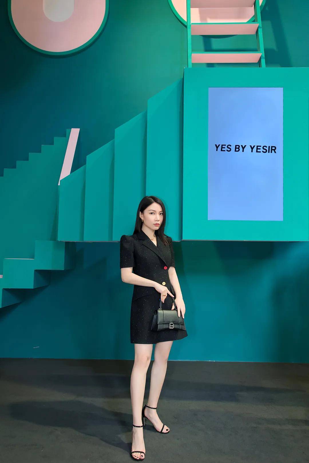 看完这场秀,明年春夏的穿"y"念头锁定了!_孟慧圆