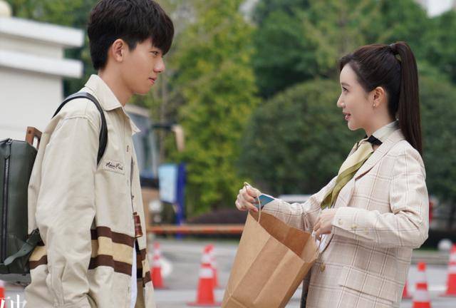 又一悬疑剧破茧开播张耀楚月马可主演连追6集不过瘾