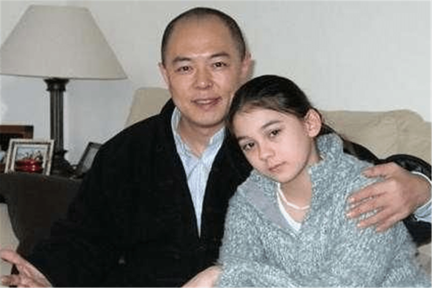 混血星二代一个比一个美,姜文女儿颜值最高,而她被嘲像是非洲人