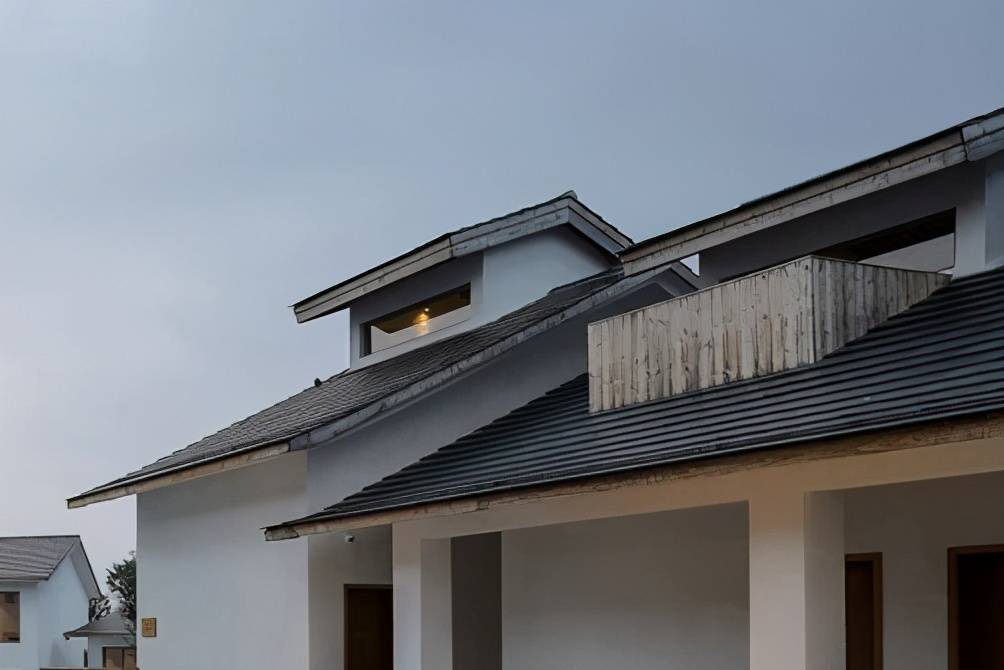 当坡屋顶遇上现代民宿——古与今的交织