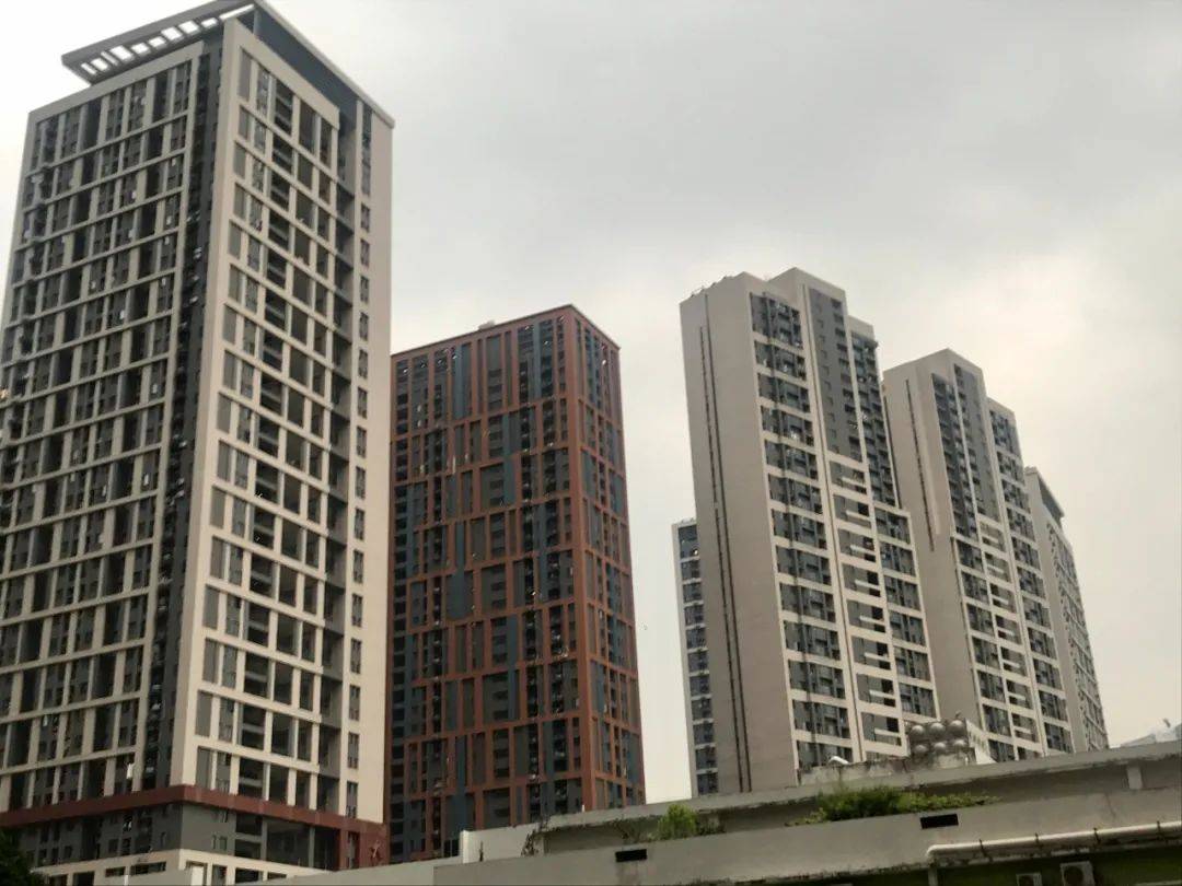 魔幻深圳最贵回迁房13万平却成了宿舍美甲店午托班