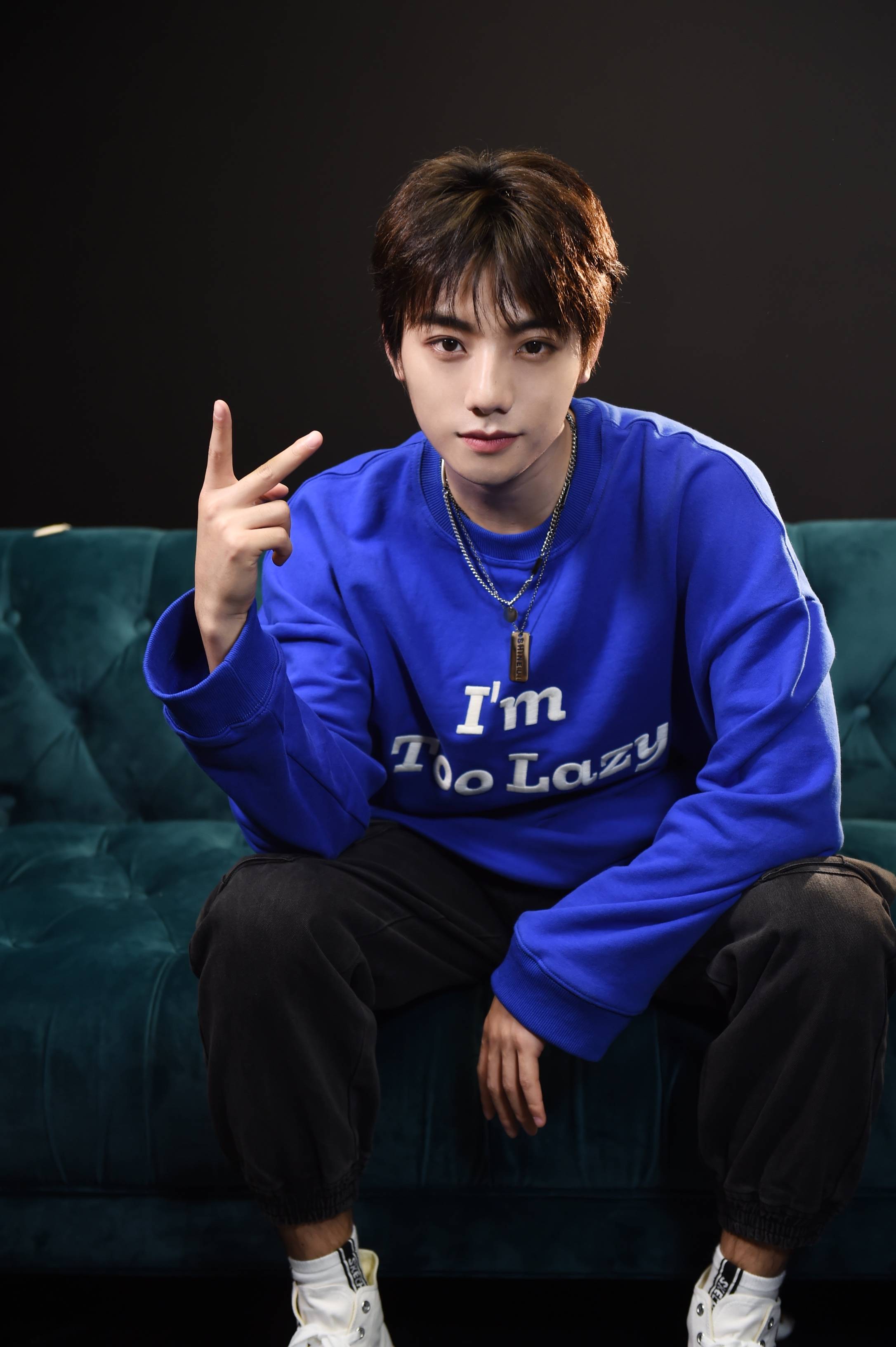 李振宁包饺子呆萌可爱演绎搞笑版后退太欢乐