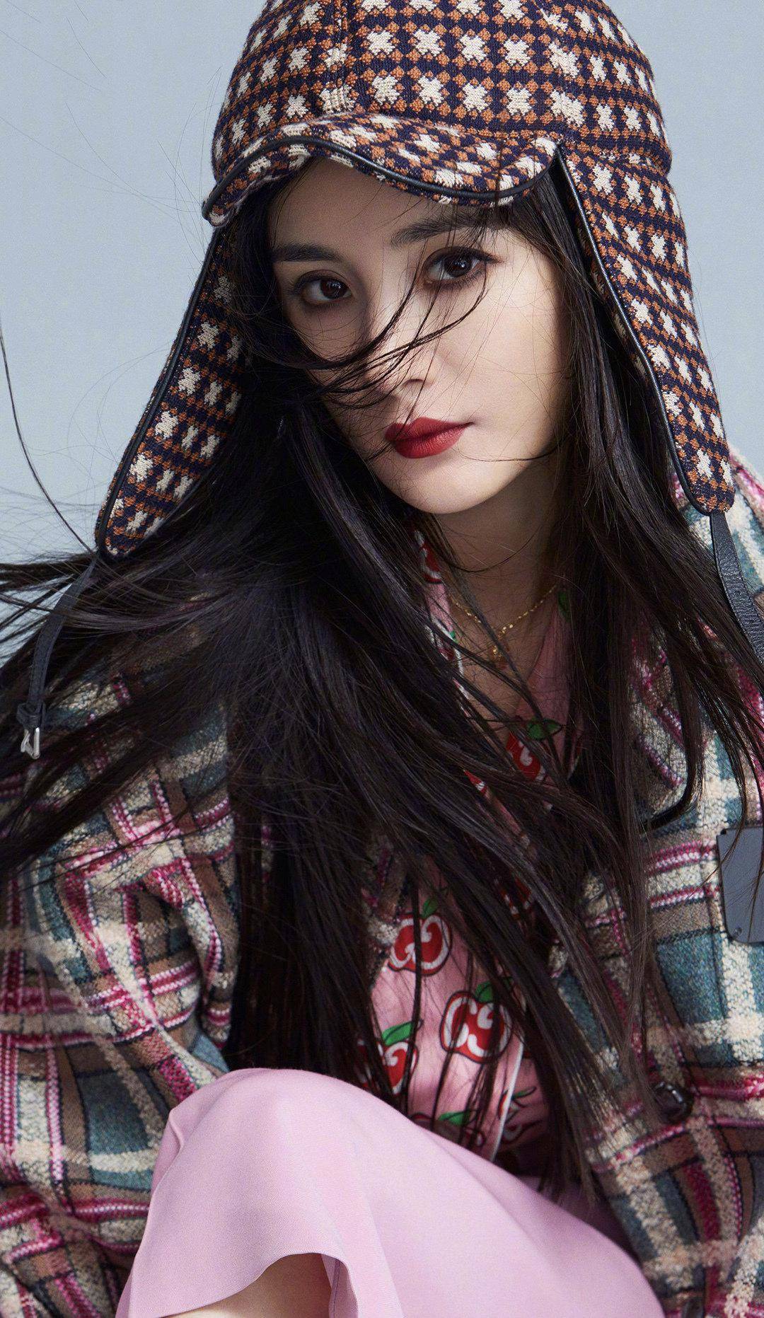 不愧是运动品牌代言人,杨幂流苏运动裙十分个性,穿出青春气息