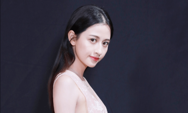 就比如今天提到的魏本霞,先是在第四部里出演和吕子乔玩神秘恋爱的