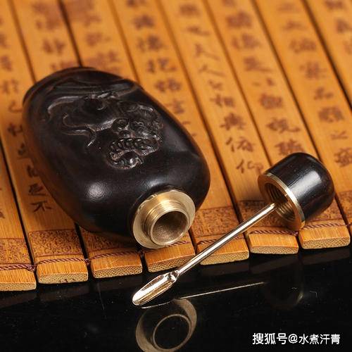 古代的人为什么喜欢闻鼻烟?