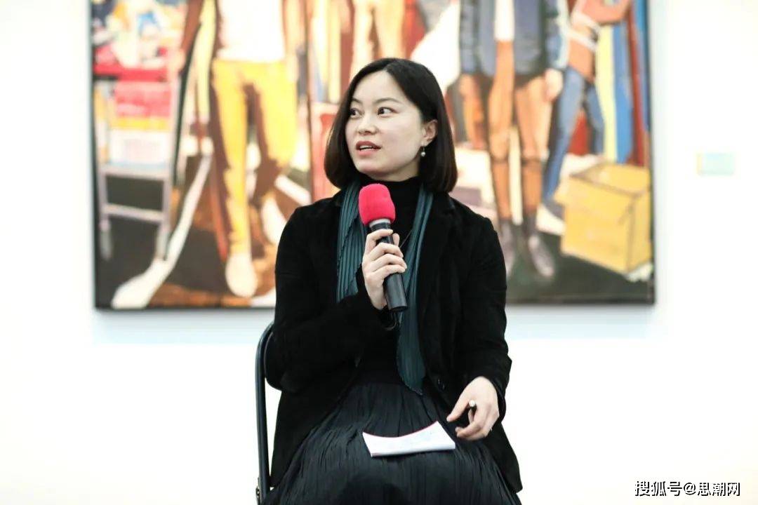 中原工学院艺术设计学院副院长王丽丹通过对优秀美术作品的呈现,展示