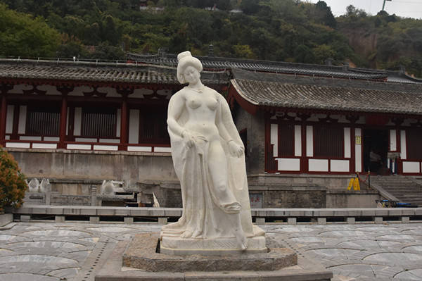 过马嵬驿杨贵妃墓(诗 孙克攀)_手机搜狐网