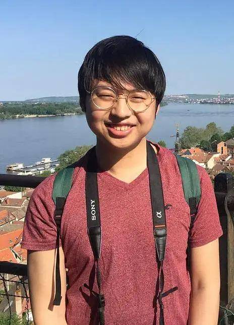 《风平浪静》导演李霄峰:结局是弑父,我整个人身心松弛了_宋浩