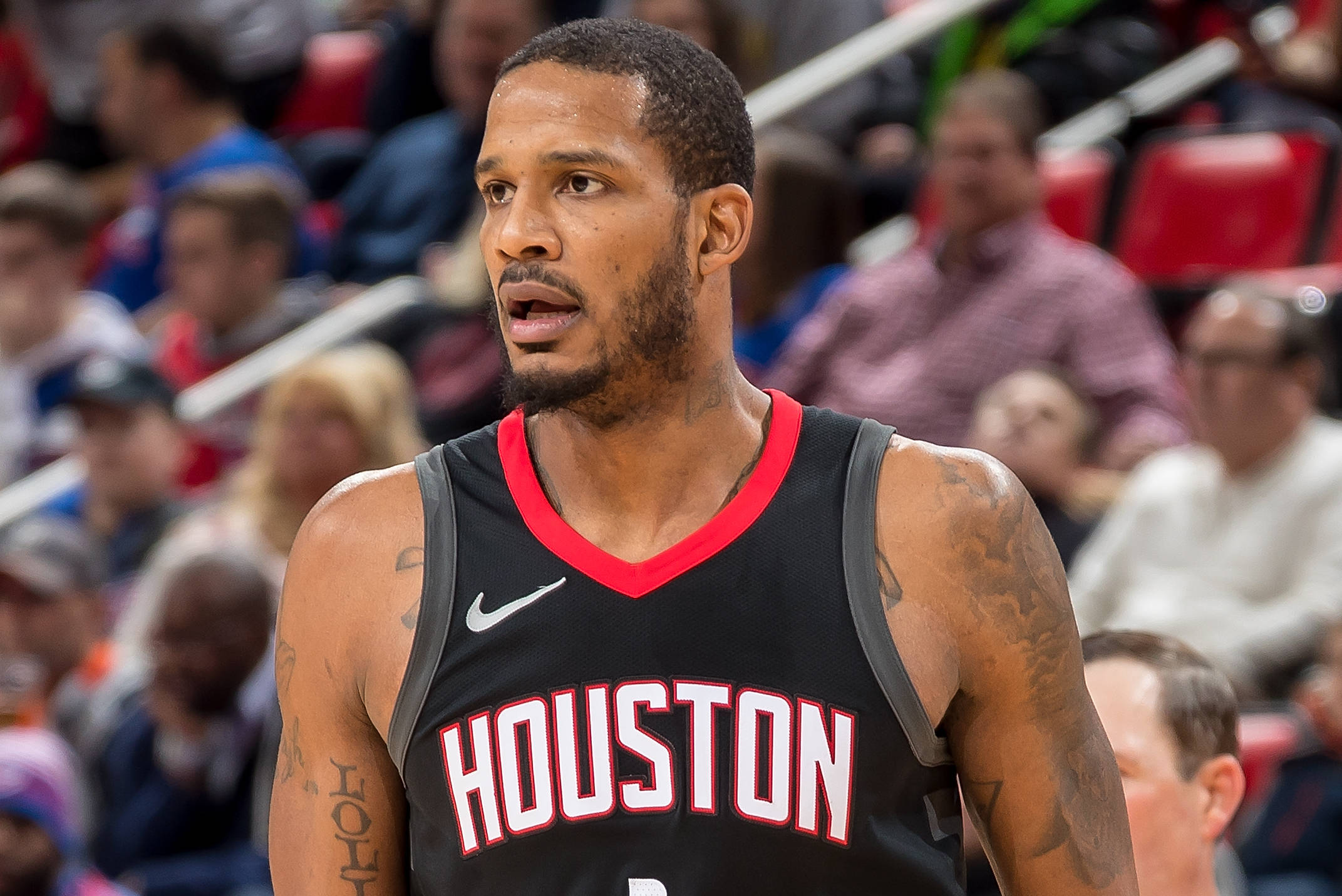 事情没完!美媒曝火箭往日内幕,65胜赛季罪臣要求道歉原因成谜_阿里扎