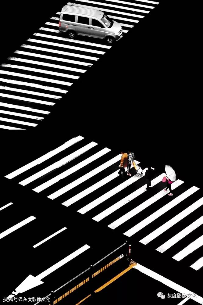 刘梓仲 zebra crossing
