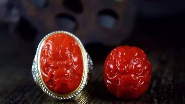 手掌薄、指缝宽.....都是穷人命的象征！你有一双“漏财手”吗？