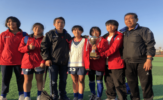 衡阳市实验中学"铿锵玫瑰"勇夺全市中学生足球联赛一等奖