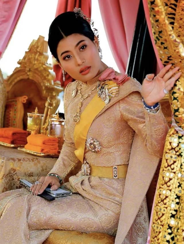 原创泰国福星思蕊公主超受宠曾经流放又被接回泰王最宠的女儿