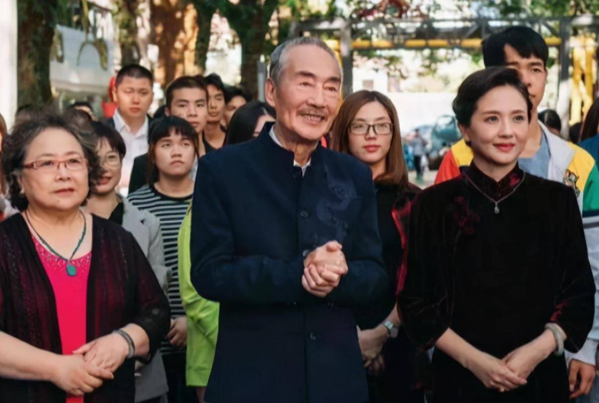 著名演员在家去世,因病情严重不敢去医院,遗言令人心碎!_杜雨露